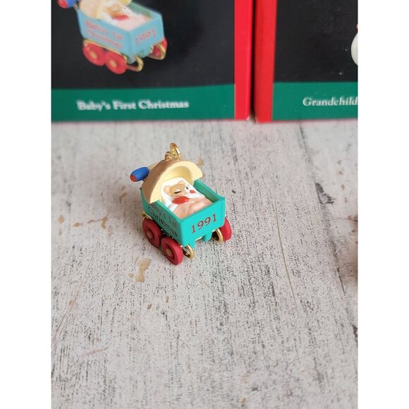 Hallmark miniature Baby First Xmas grandkid ornament Xmas‎ - Picture 2 of 6